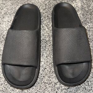 Women’s Black Slide Sandals Victoria’s Secret Pink size 9/10 Large NWOT